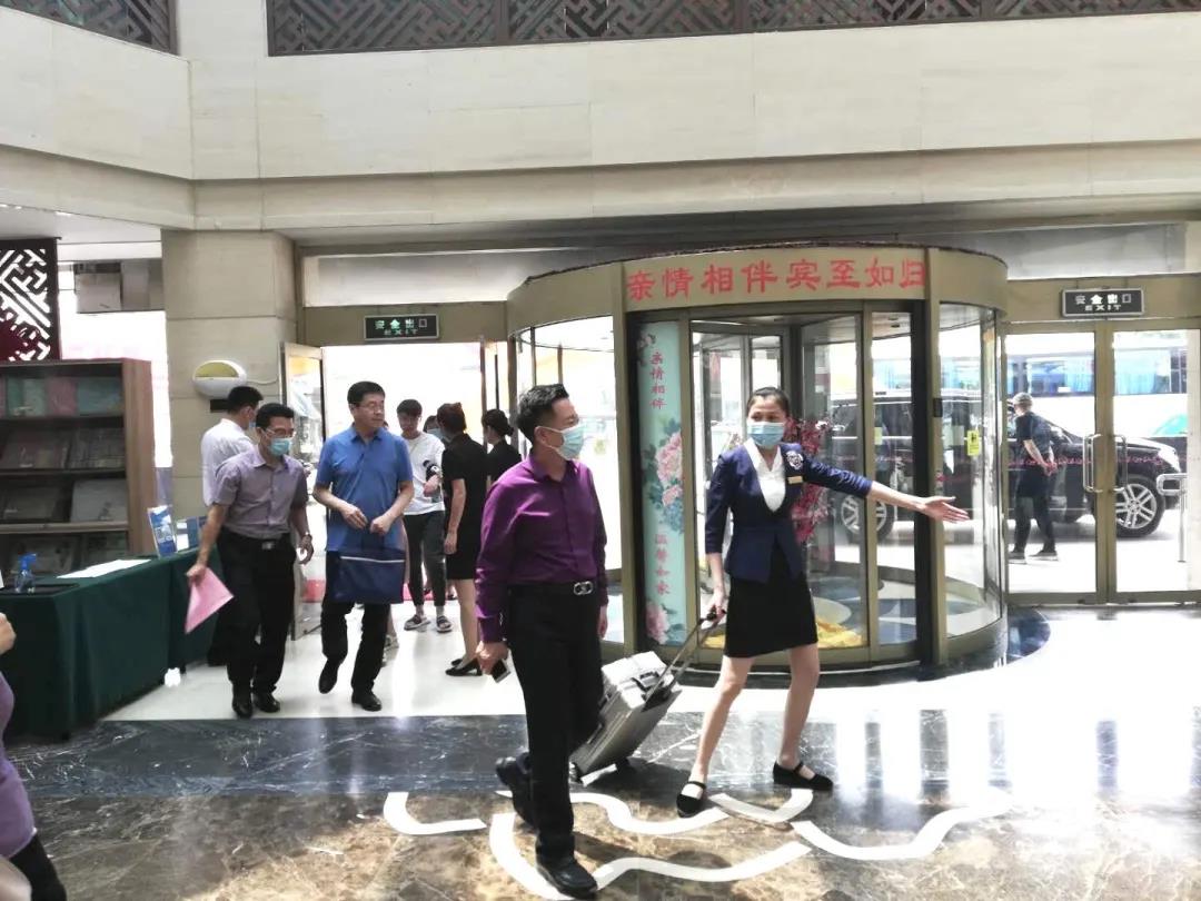 牡丹大酒店圆满完成省十三届人大四次会议菏泽代表团接待工作(图3)